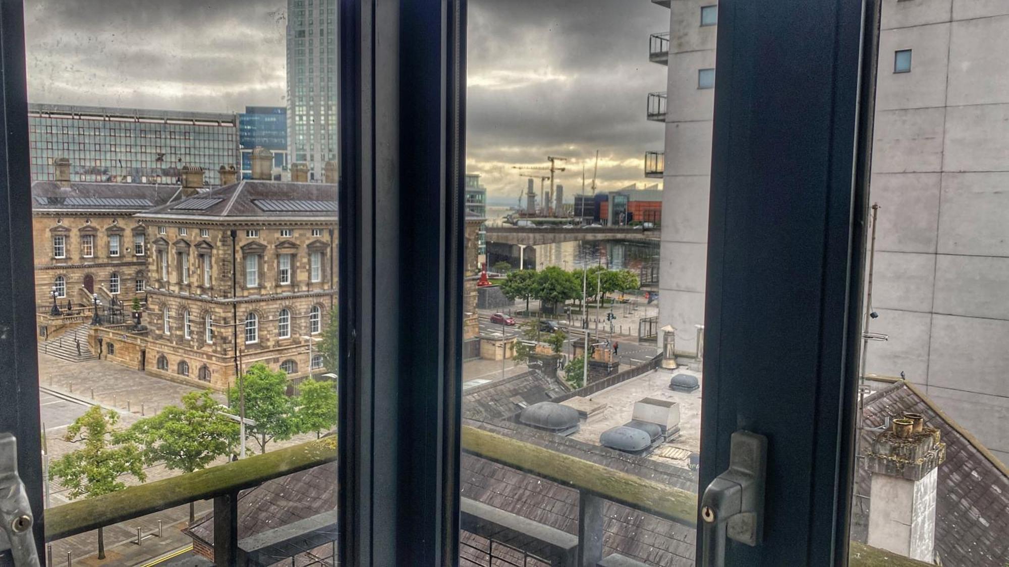 2 Bed City Centre Apt, Free Parking - Albert Clock, Customs House Belfast Eksteriør billede