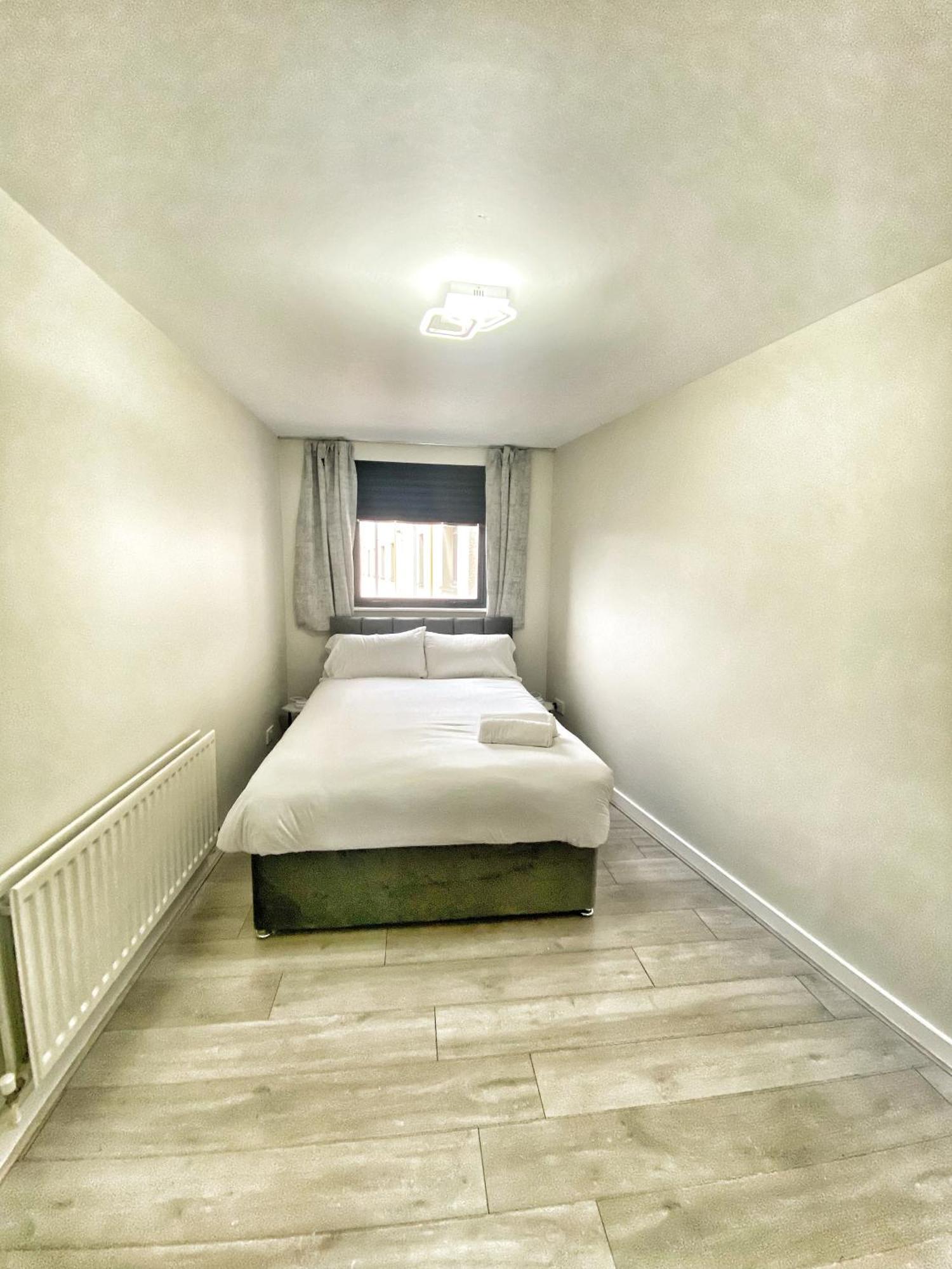 2 Bed City Centre Apt, Free Parking - Albert Clock, Customs House Belfast Eksteriør billede