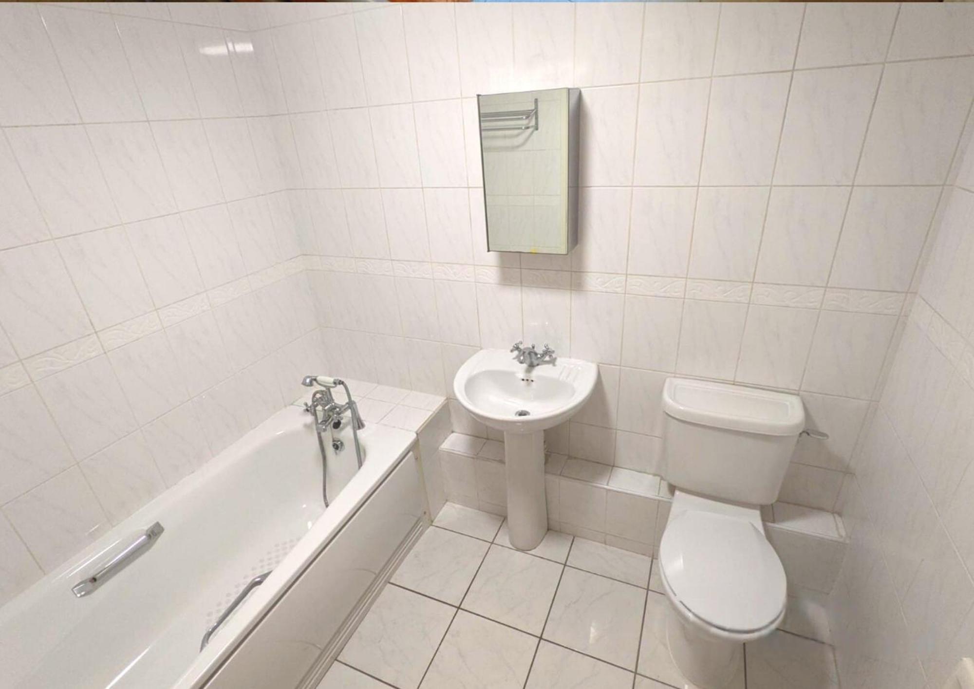 2 Bed City Centre Apt, Free Parking - Albert Clock, Customs House Belfast Eksteriør billede